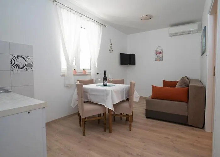 Διαμέρισμα With Parking Space Sveti Filip I Jakov, Biograd - 22404
